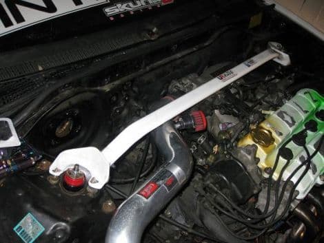 ULTRA RACING 2-POINT FRONT UPPER STRUTBAR HONDA CIVIC/SOL/INTEGRA 92-00 - Image 2